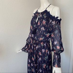 Tryb Cold-Shoulder lurex floral print Maxi…